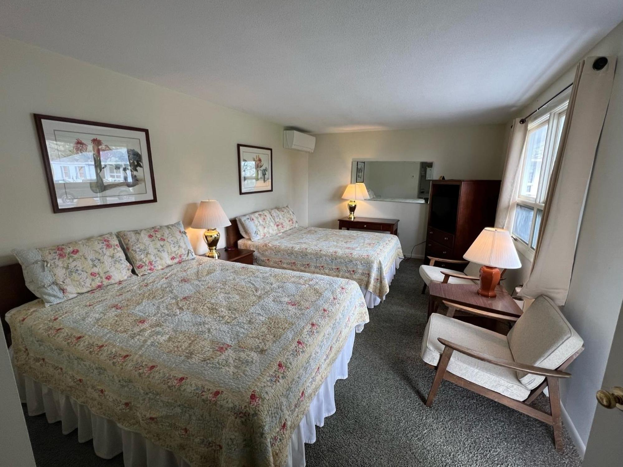 High Tide On The Ocean, And Inn