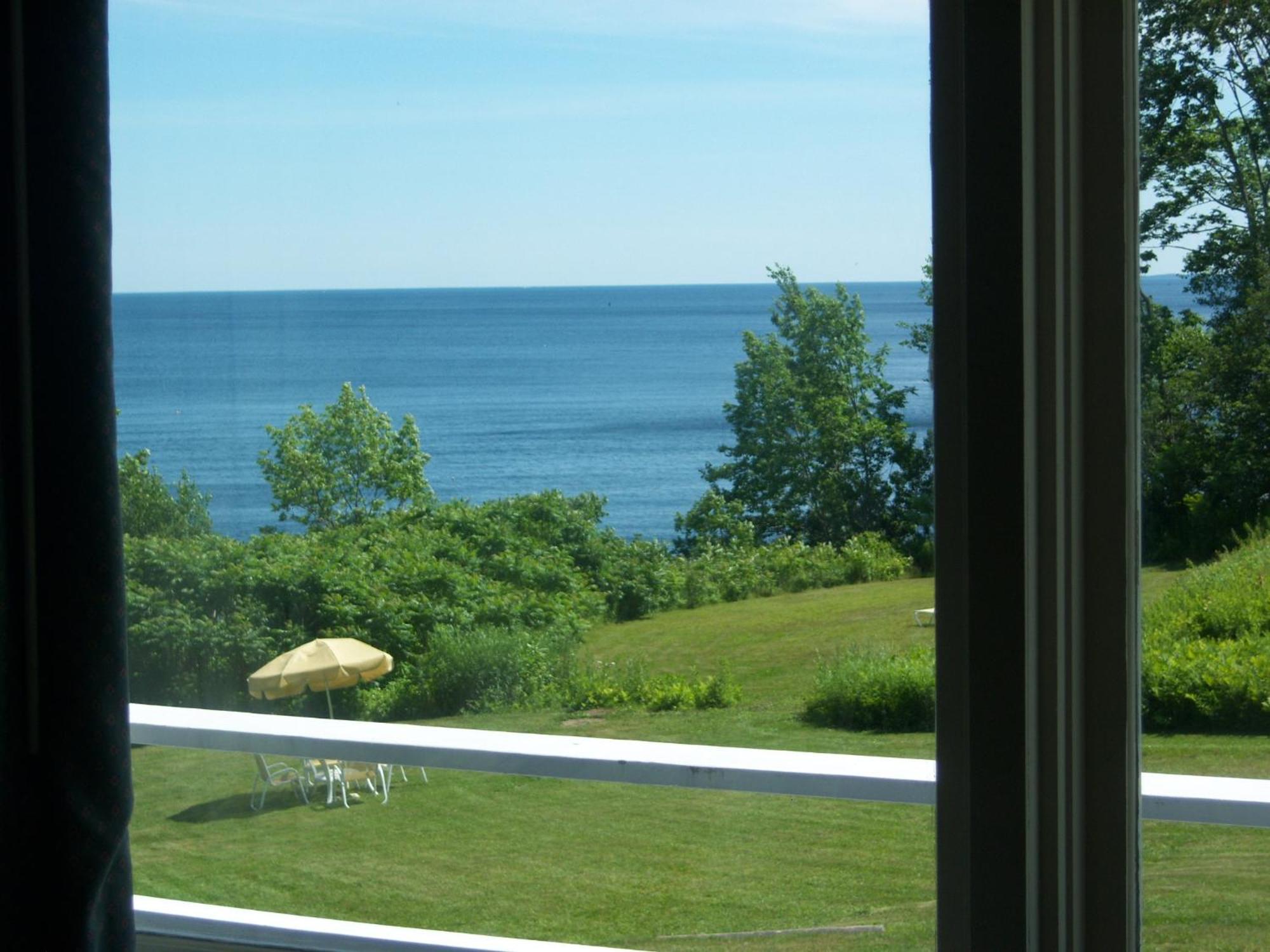 High Tide On The Ocean, And Inn