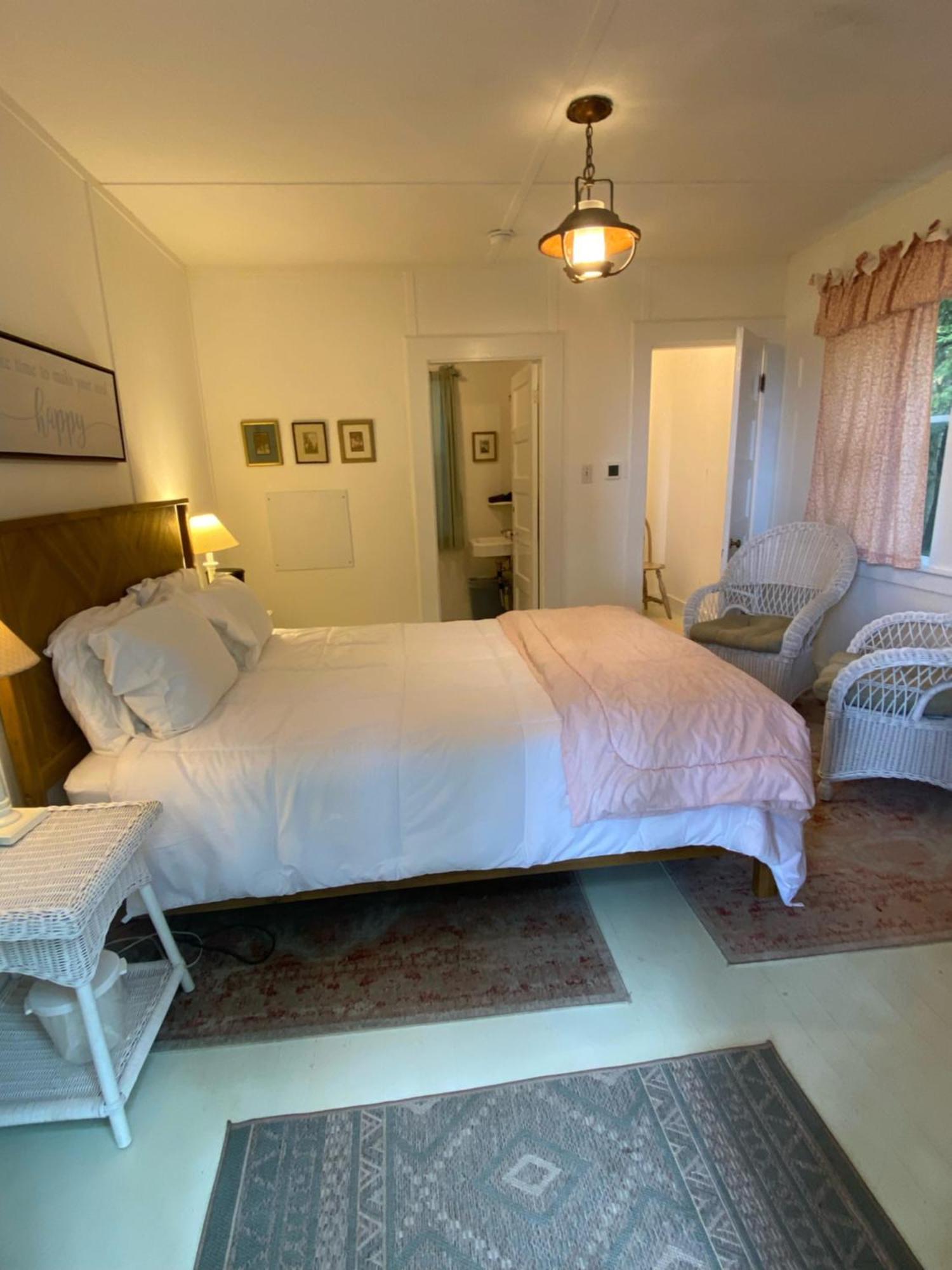 Inn High Tide On The Ocean, And