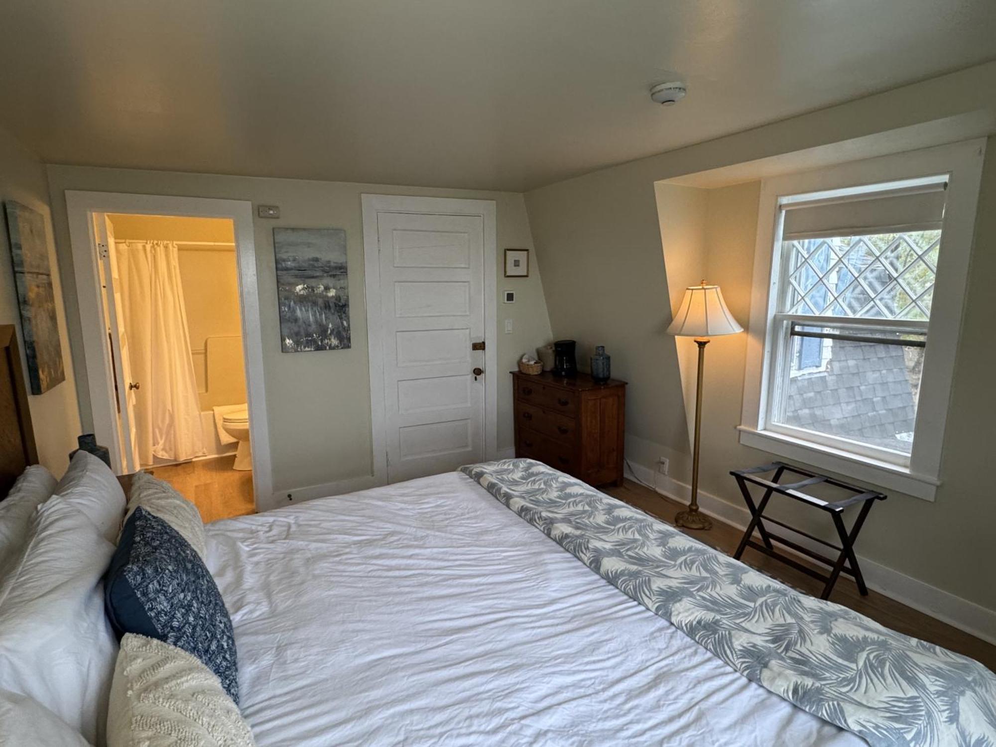 Inn High Tide On The Ocean, And