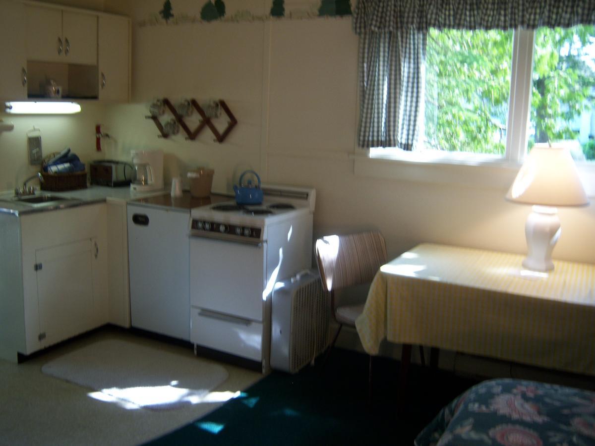 Inn High Tide On The Ocean, And