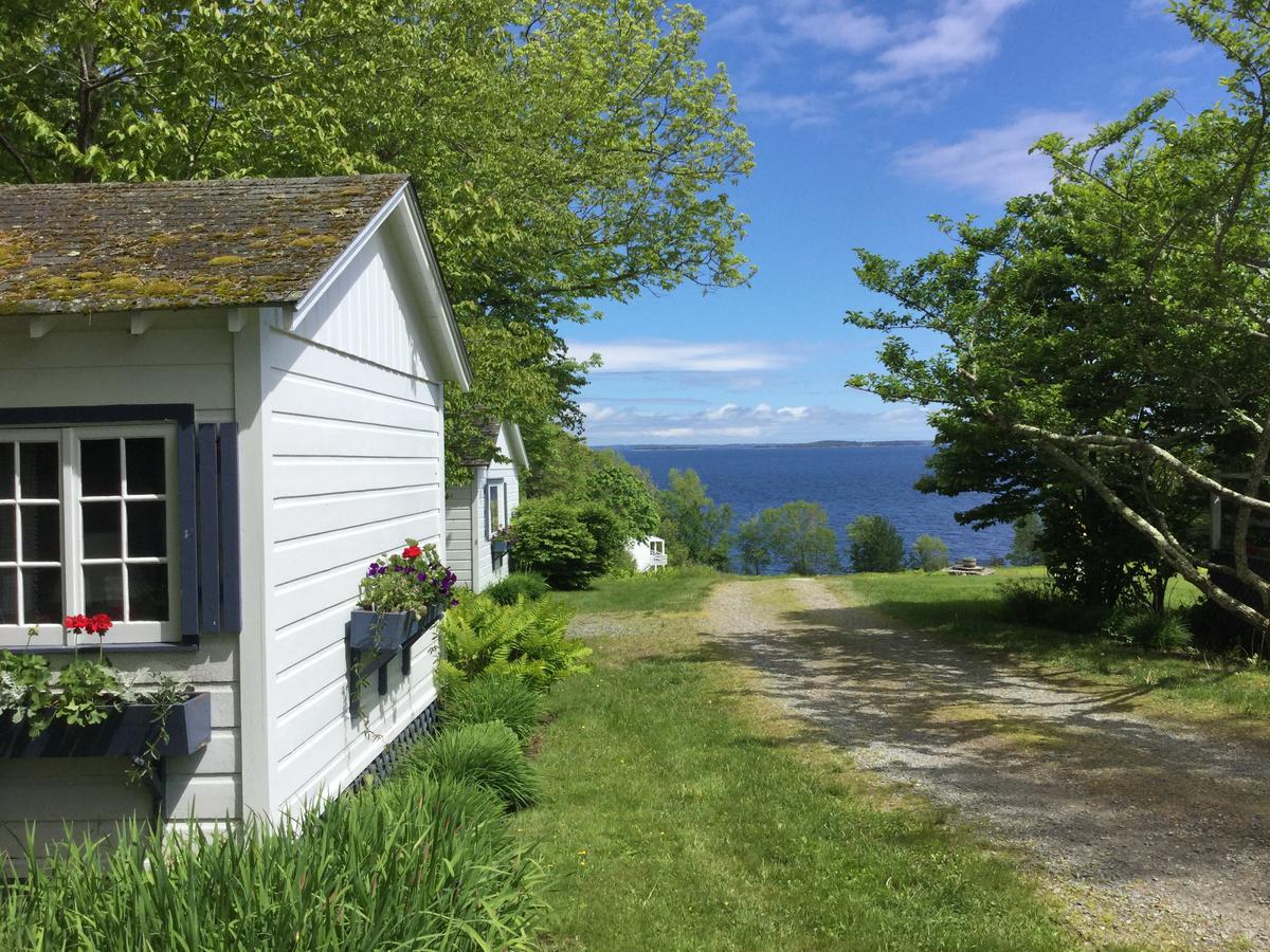 Inn High Tide On The Ocean, And *