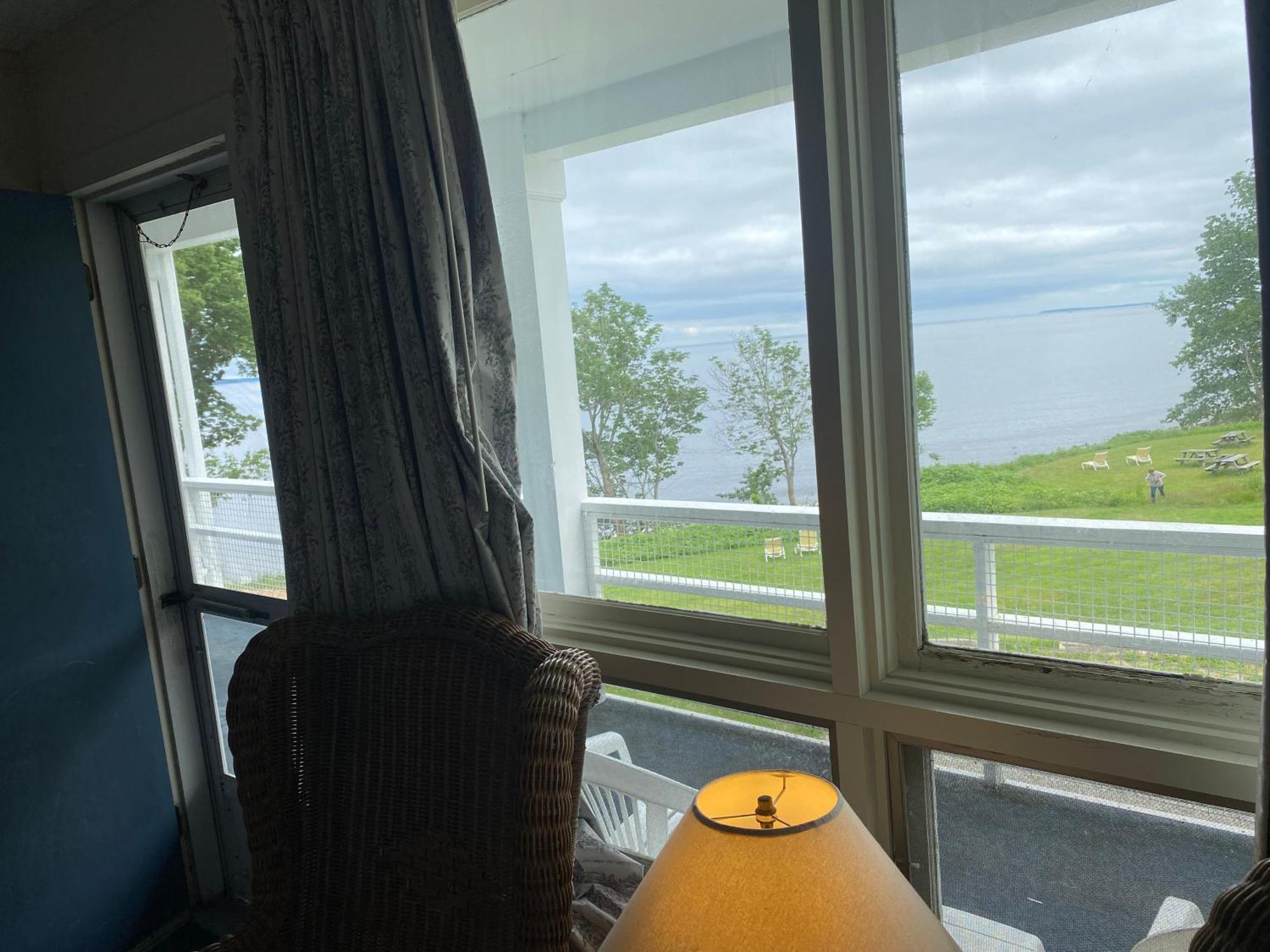 Inn High Tide On The Ocean, And *